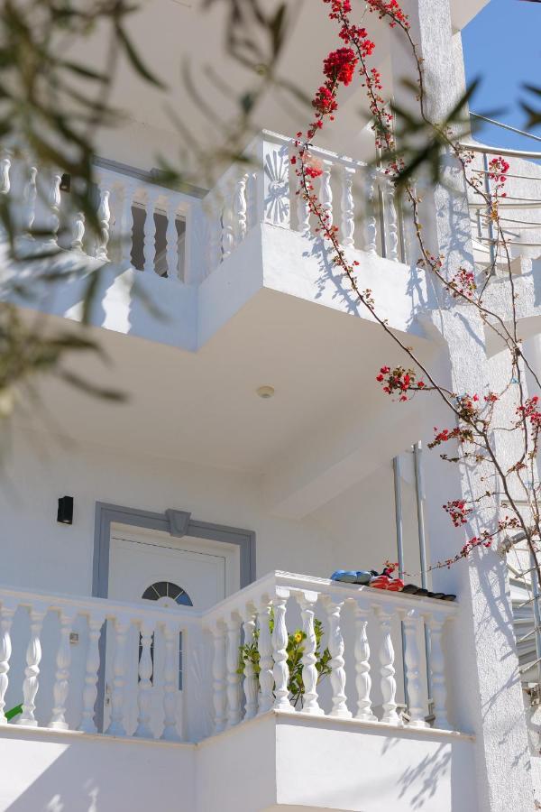 Vila Unique Aparthotel Ksamil Exterior photo