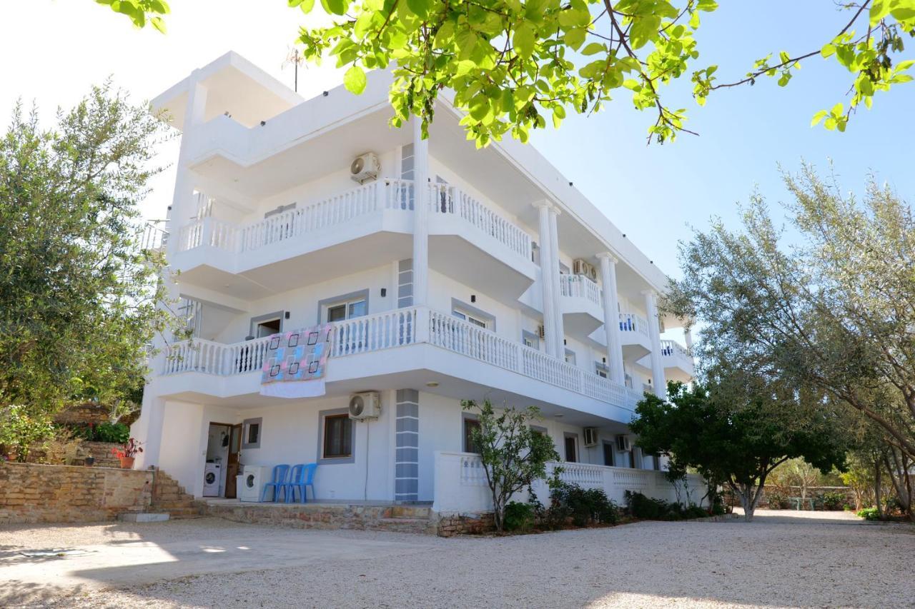 Vila Unique Aparthotel Ksamil Exterior photo